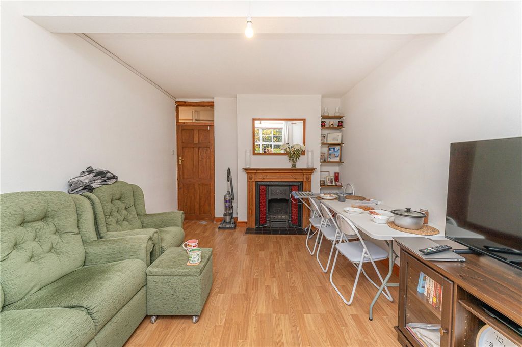 Property photo 2 of 9 Picture No. 13