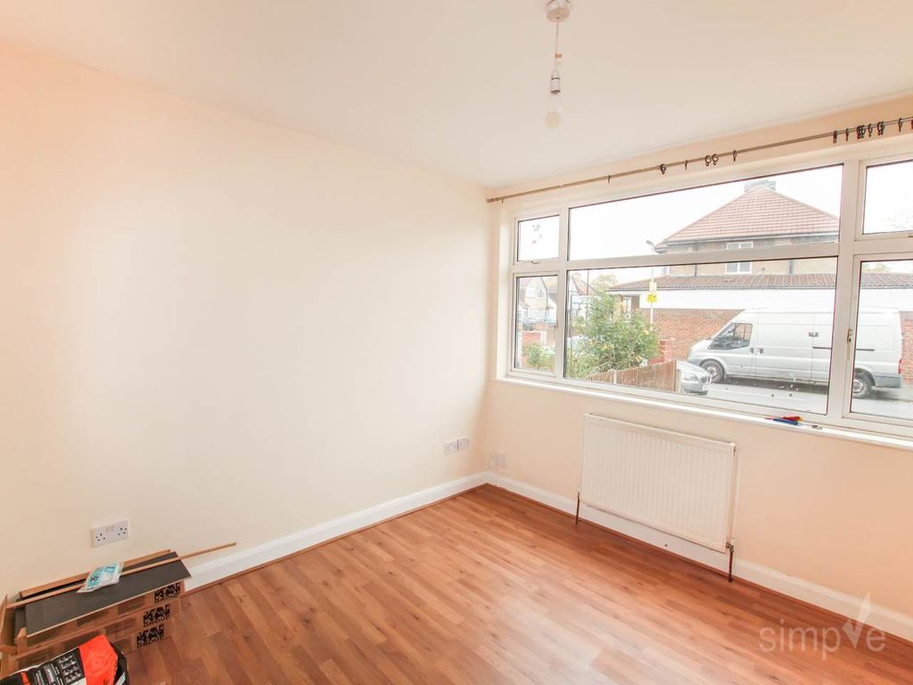 Property photo 3 of 16 1
