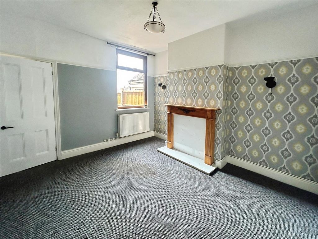 Property photo 2 of 11 c4F65Aff-10.Jpg