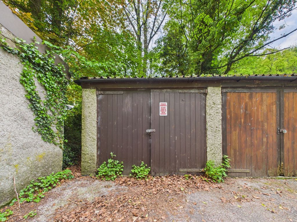 Property photo 1 of 2