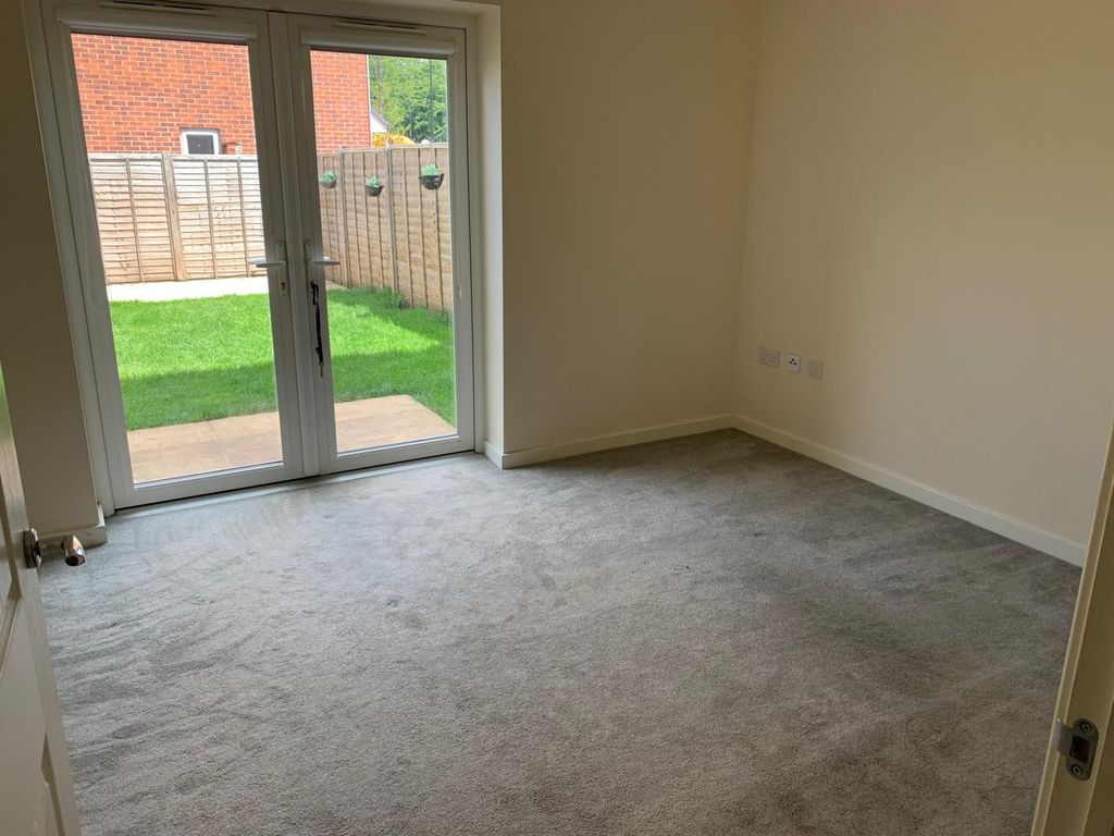 Property photo 2 of 34