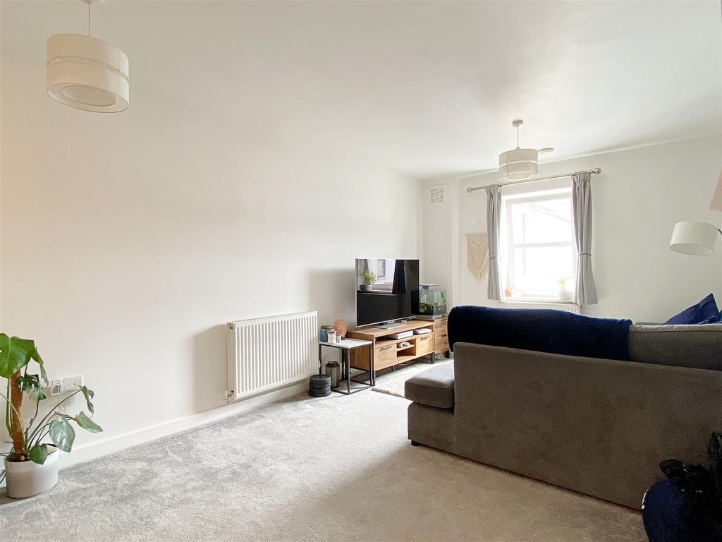 Property photo 3 of 10 Img_1122.Jpg