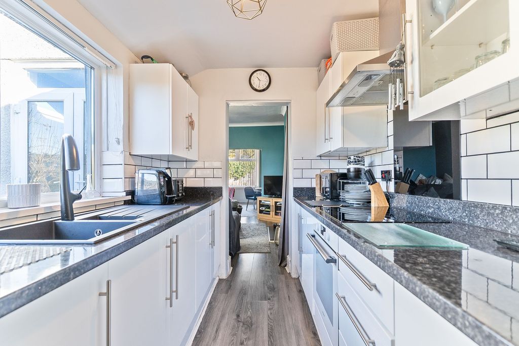 Property photo 2 of 22