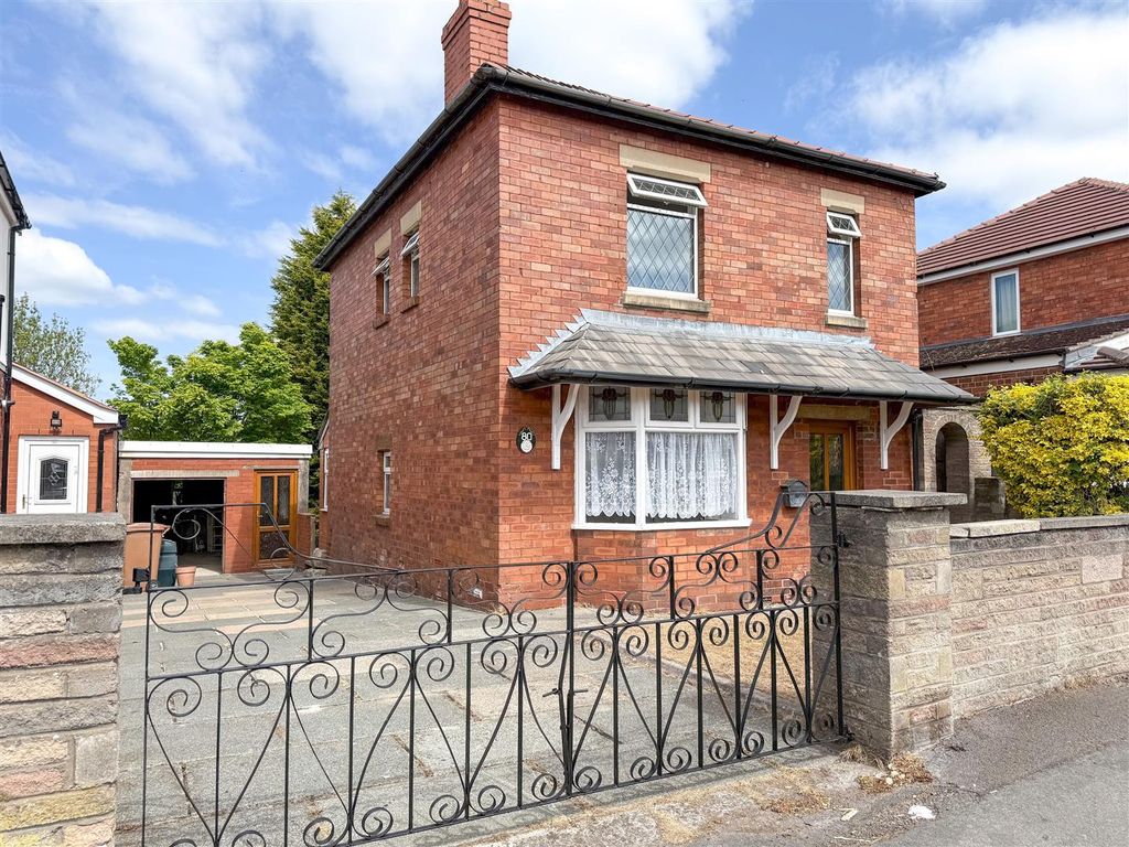 Property photo 1 of 32