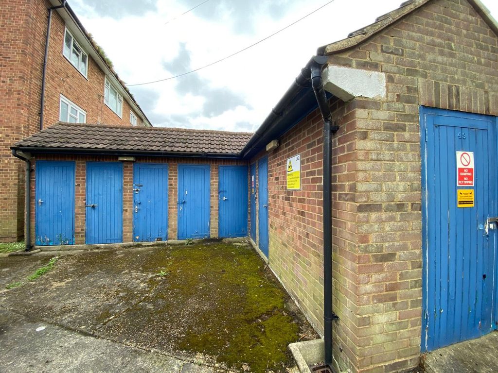 Property photo 2 of 9