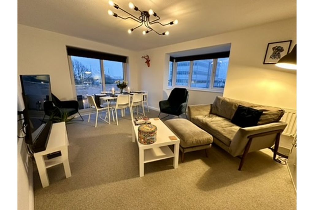 Property photo 3 of 18 Lounge/Dining Room