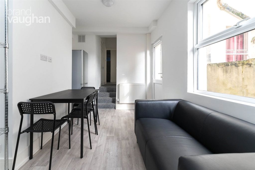 Property photo 2 of 13 Picture No. 37