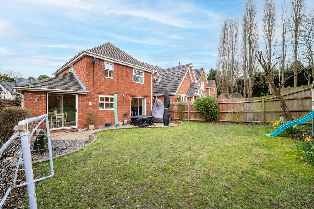 Property photo 2 of 31