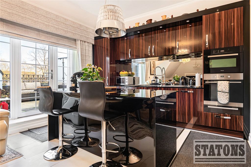 Additional image 7 of 3 bed flat for saleUplands Park Road, Enfield EN2