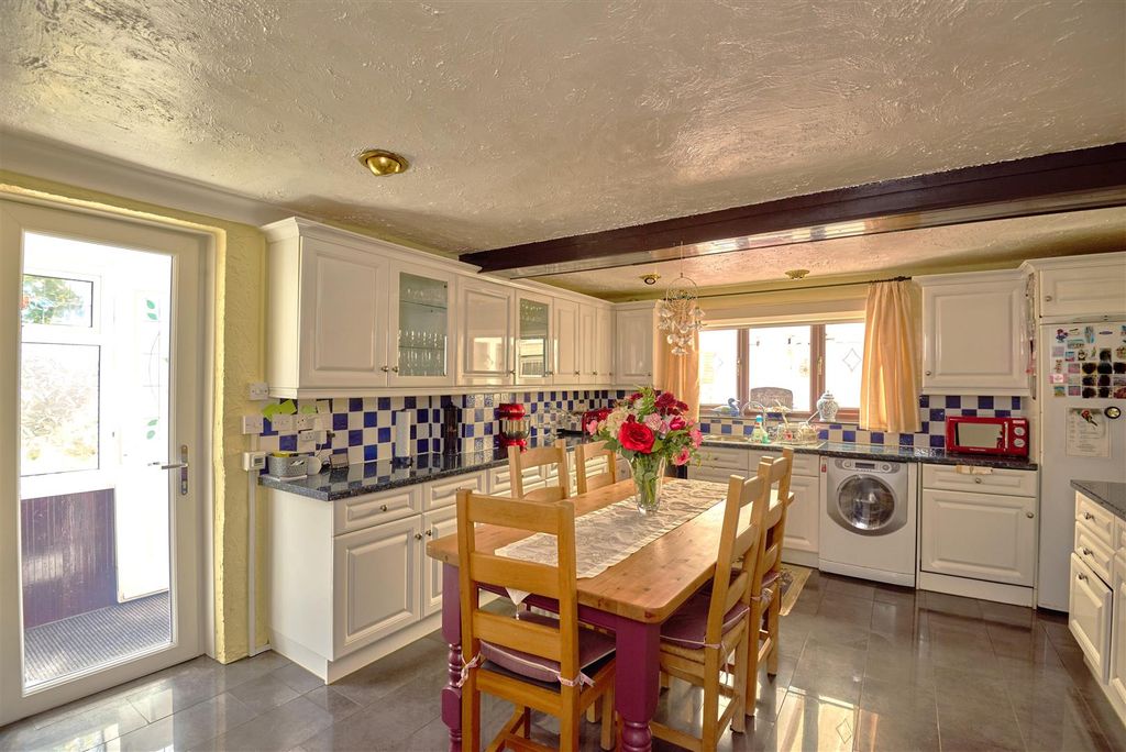 Property photo 2 of 19 Kitchen 2.Jpg