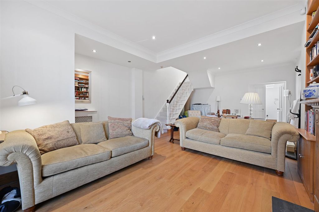 Property photo 2 of 11 Ceylon Road - Receptiona3 (1).Jpg
