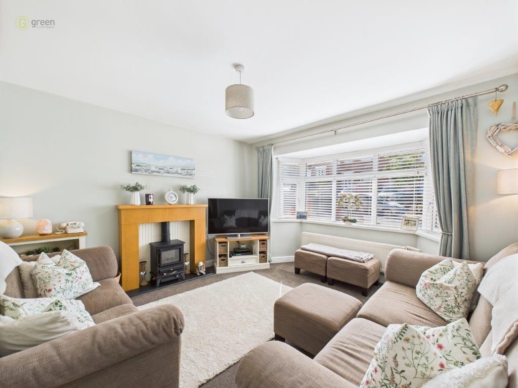Property photo 2 of 31