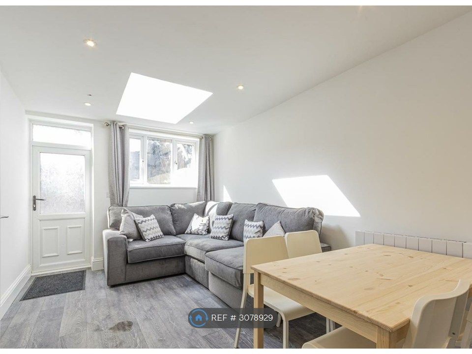 Property photo 2 of 11 Open Plan Lounge