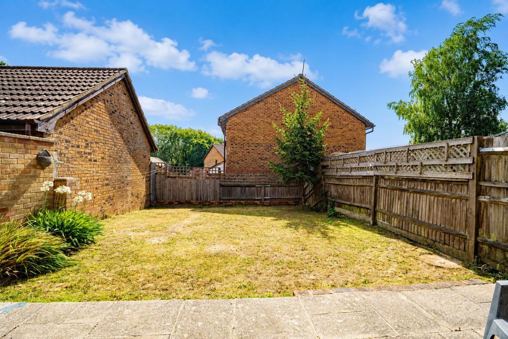 Property photo 2 of 24 Dbf9A5c4-Ea0d-4B58-93B5-A052Fb5853Ca.Png