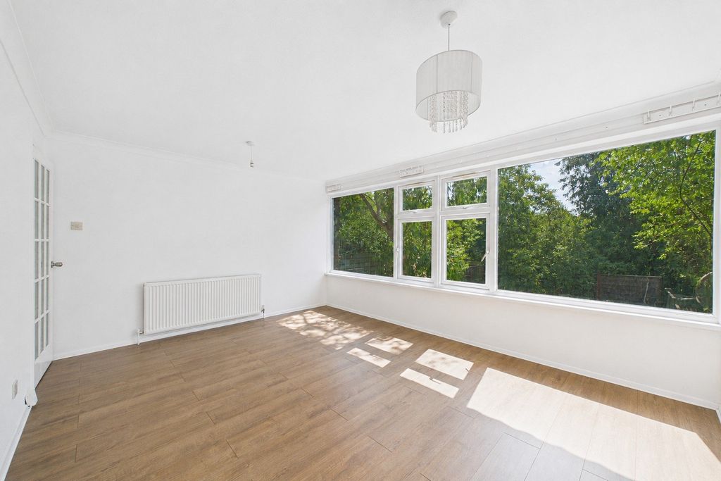 Property photo 3 of 10 Picture No. 17
