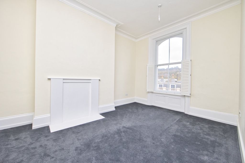 Property photo 3 of 11 Picture 3