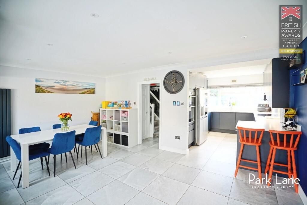 Property photo 3 of 27