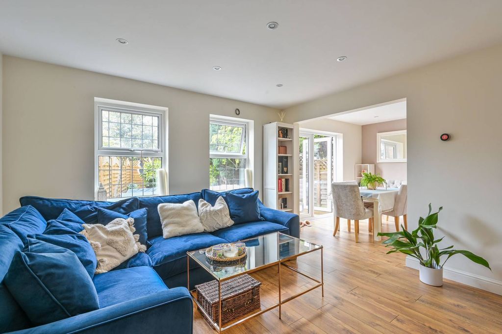 Property photo 1 of 21