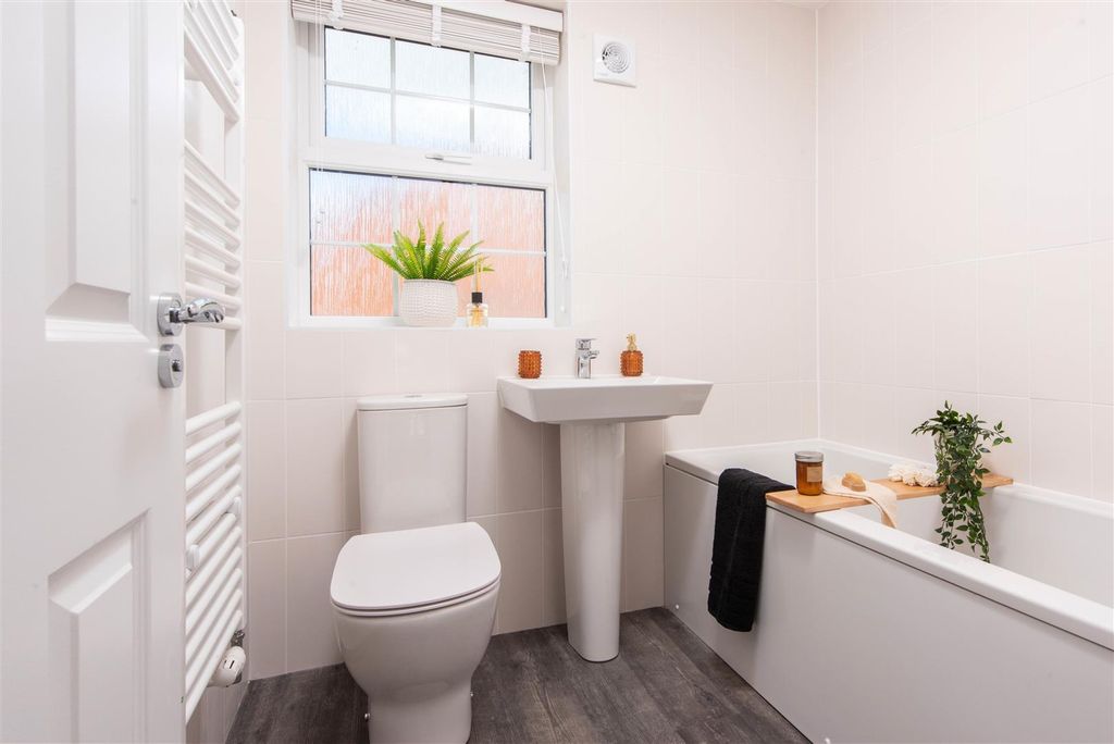 Property photo 3 of 11 010 Dwnw_Centurianvillage_Leyland_Hertford_4Bed.Jp