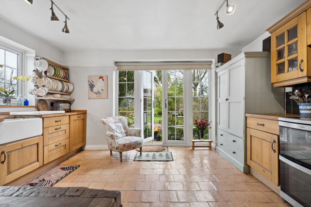 Property photo 2 of 23