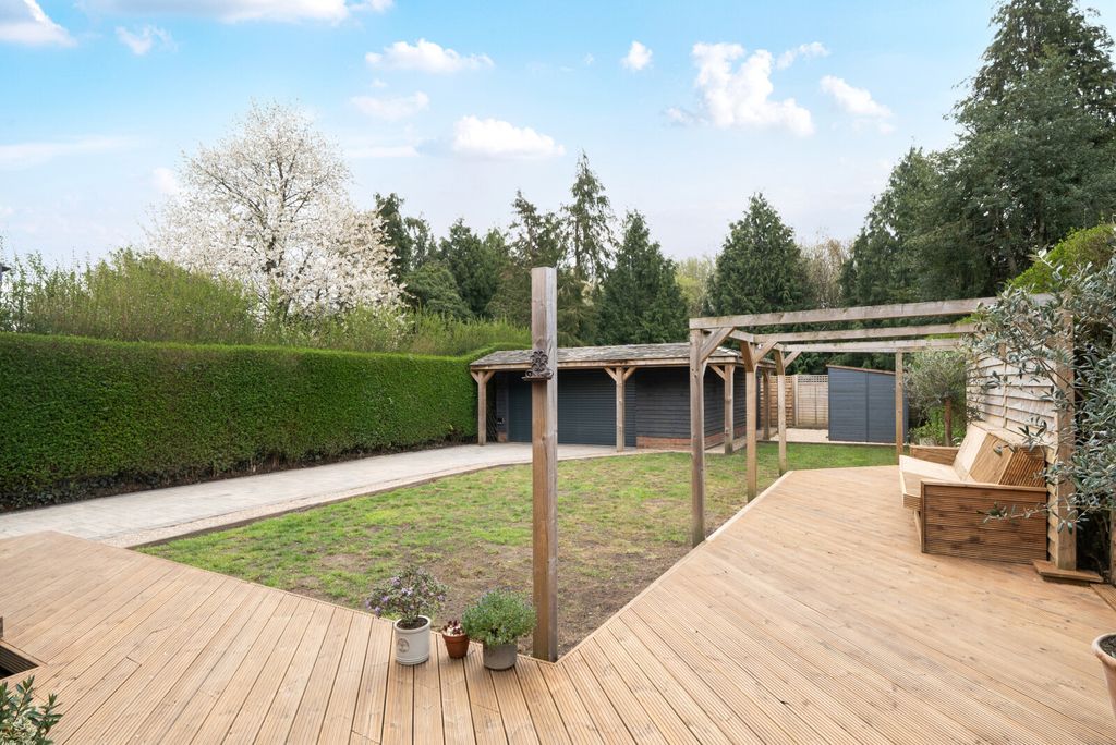 Property photo 2 of 16 Garden