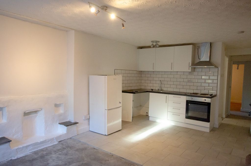 Property photo 2 of 5 Flat 1 37 Castle Street-5