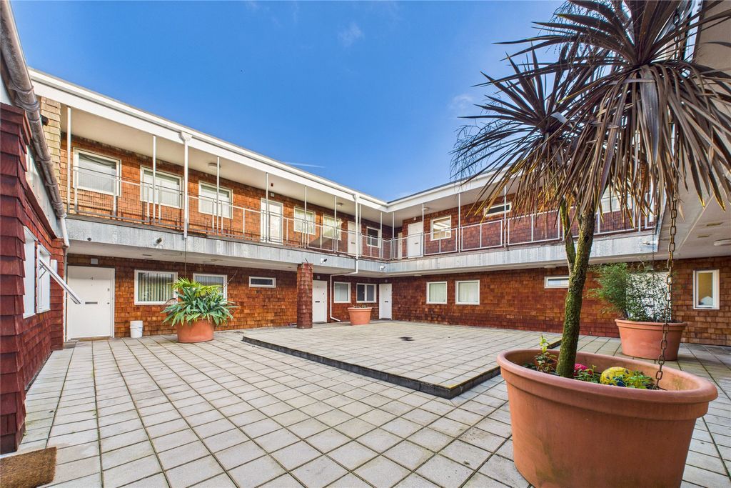 Property photo 3 of 6 Picture No. 05