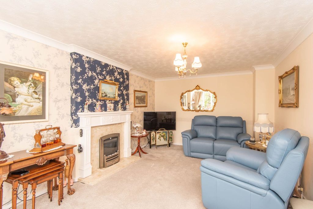 Property photo 3 of 27