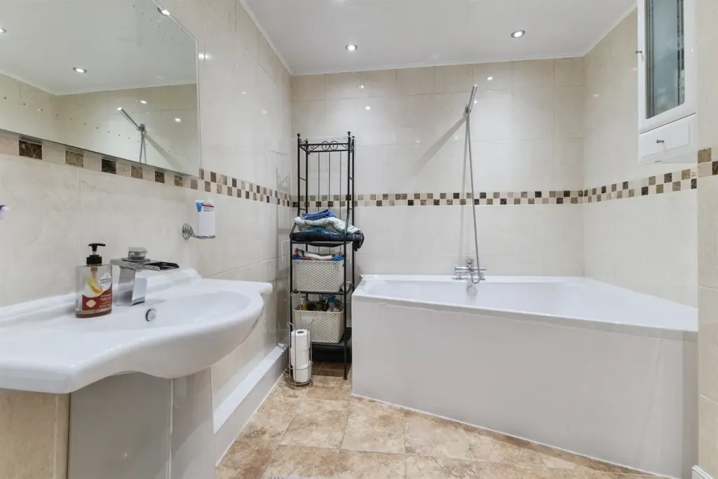 Additional image 9 of 5 bed semi-detached house for saleHeythrop Drive, Middlesbrough TS5