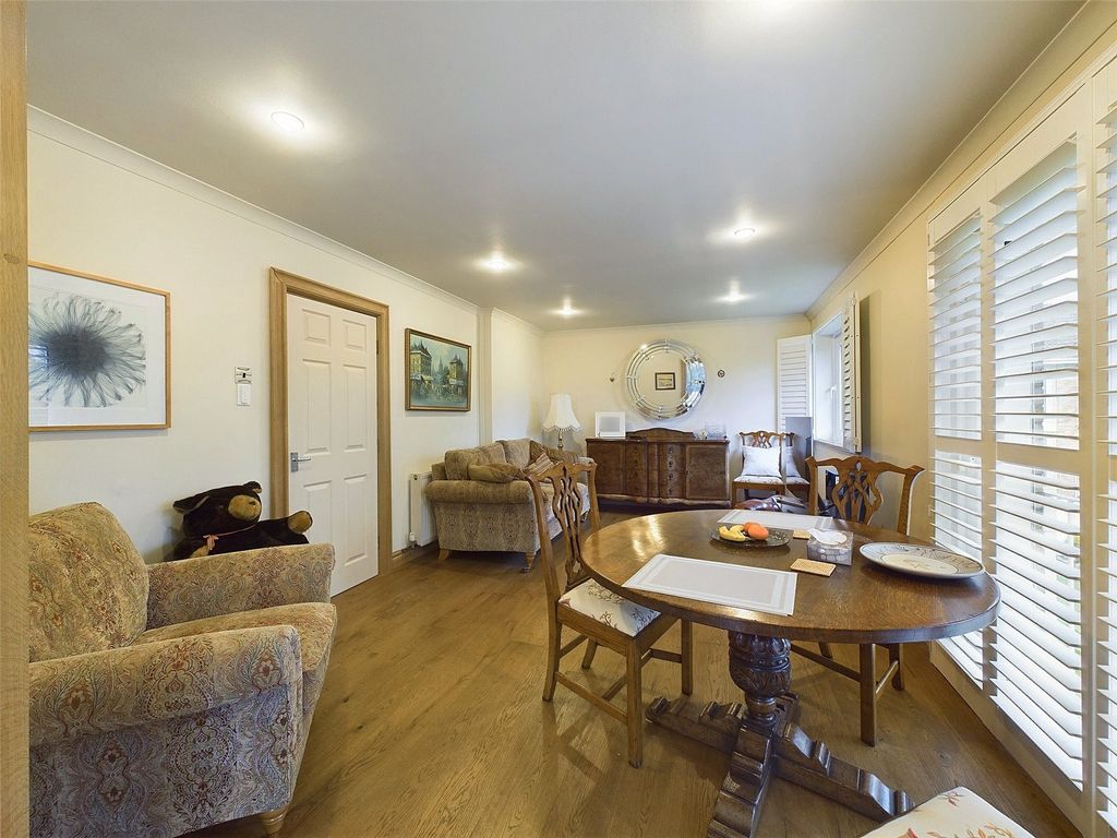 Property photo 2 of 15 Picture No. 16