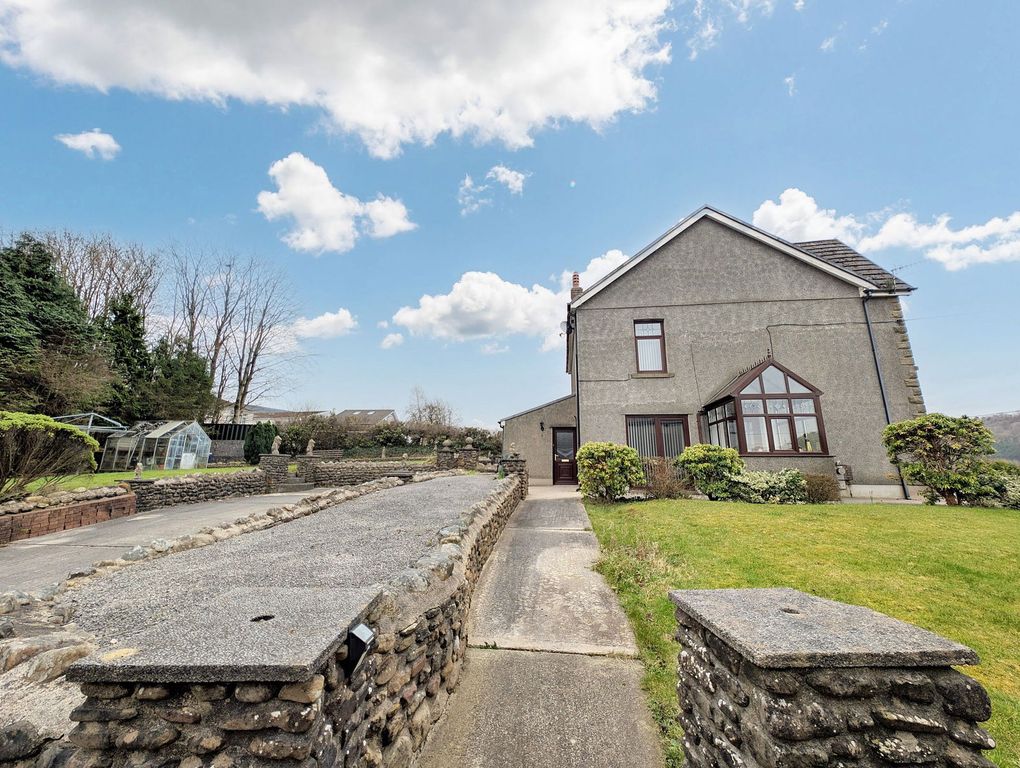 Property photo 3 of 36