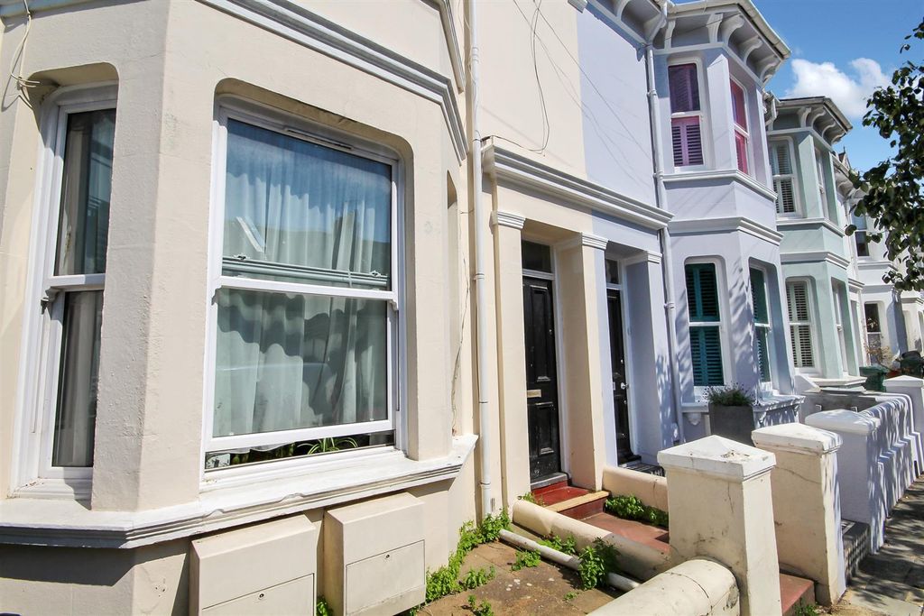 Property photo 1 of 12 Front