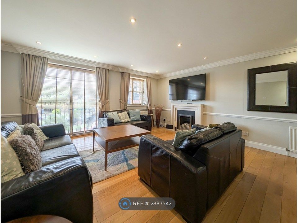 Property photo 3 of 26