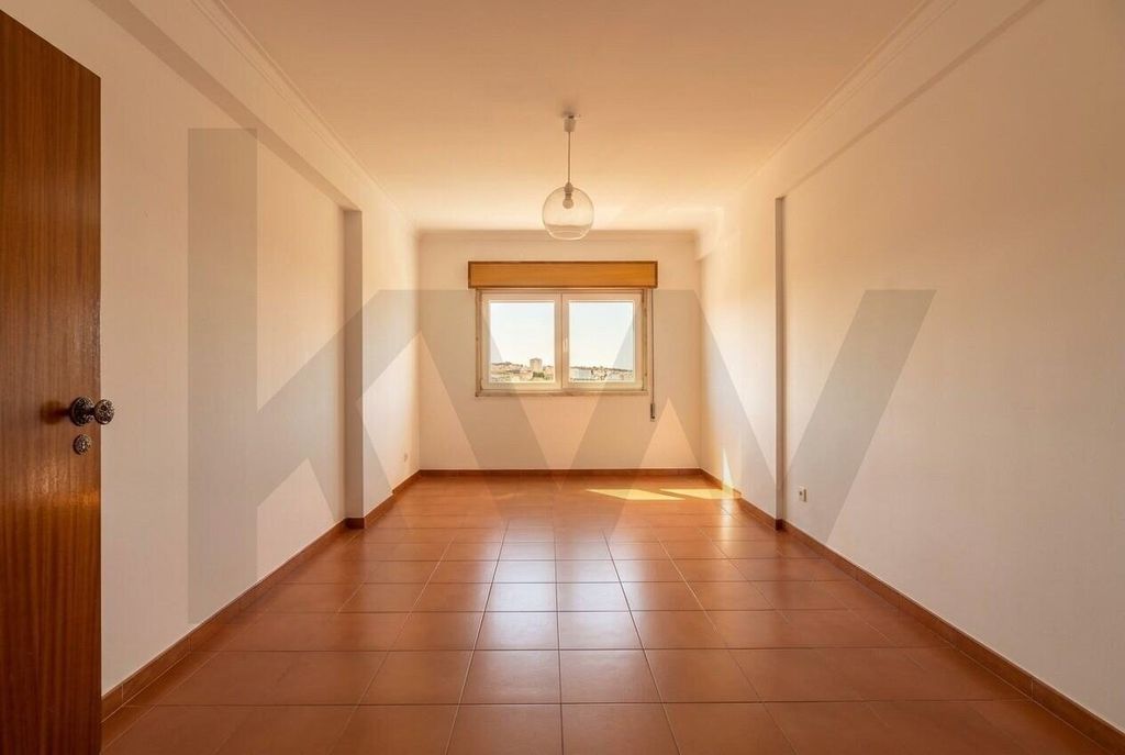Property photo 1 of 25 1-Bedroom Apartment With Open Views And Excellent Natural Light | Amadora