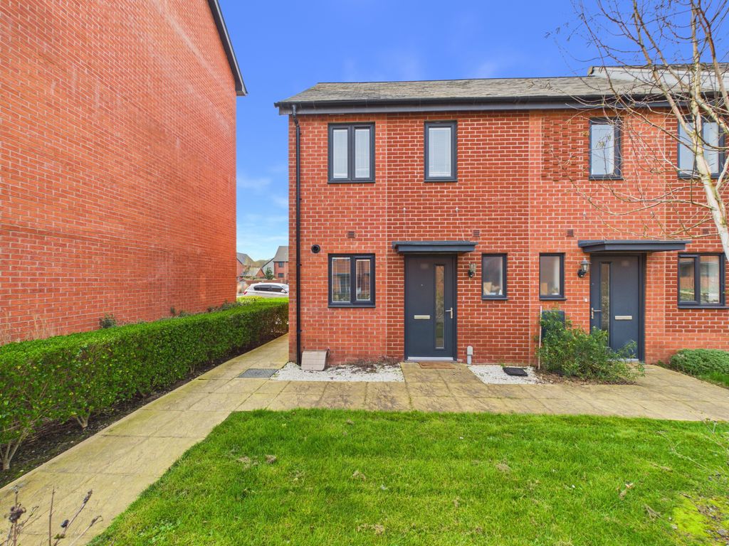 Property photo 1 of 12 2Â Bedroom End Terrace For Sale