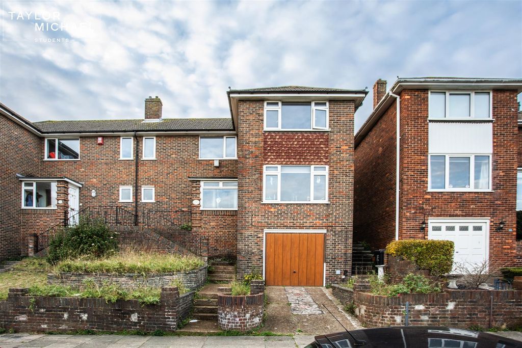 Property photo 1 of 19 Front