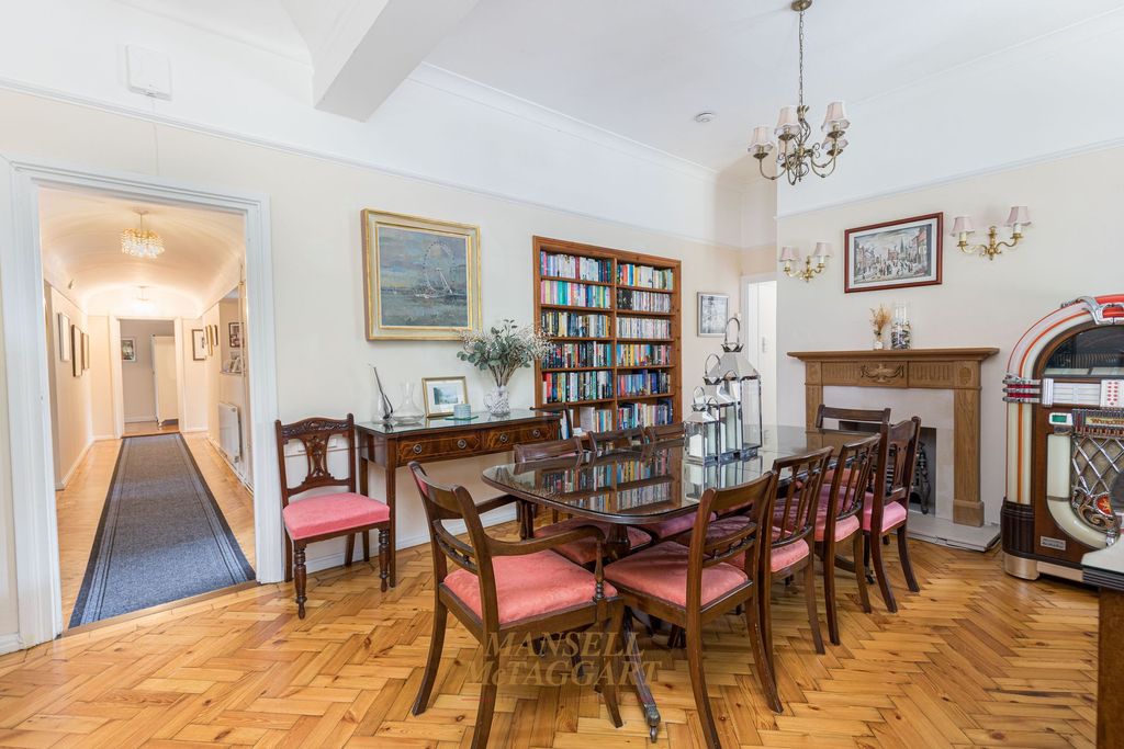 Property photo 3 of 26