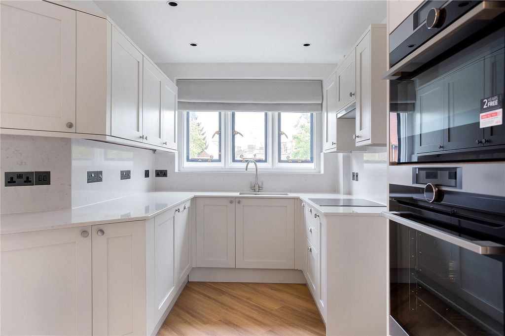Property photo 3 of 14 Kitchen