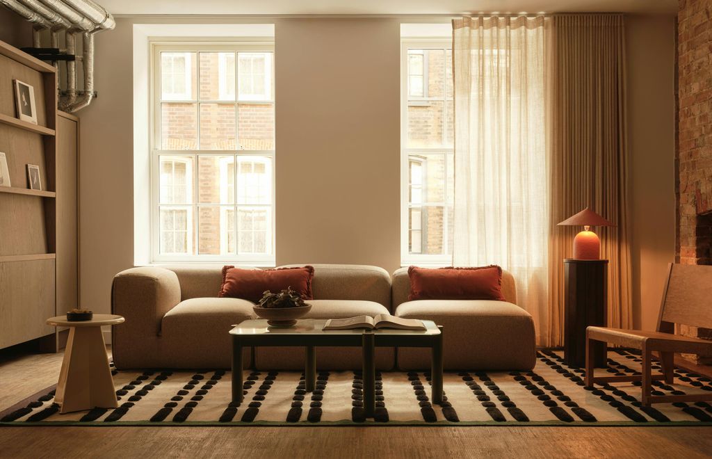 Property photo 1 of 15 Breakout Space