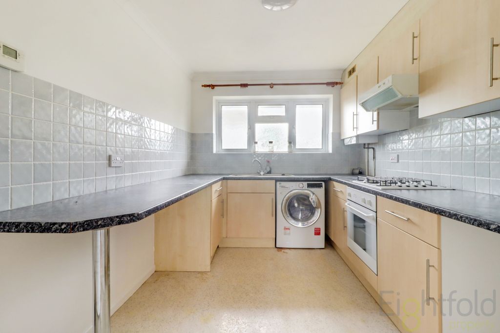 Property photo 3 of 13 Kitchen