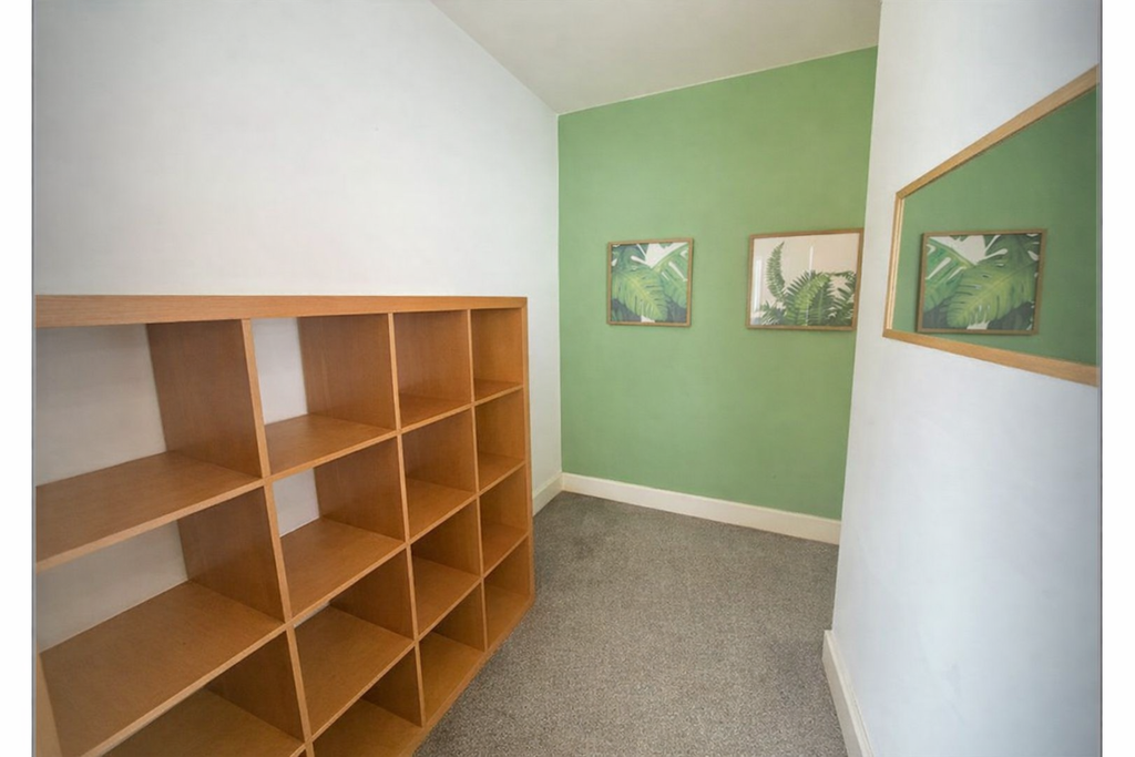 Property photo 2 of 8 Photo 1