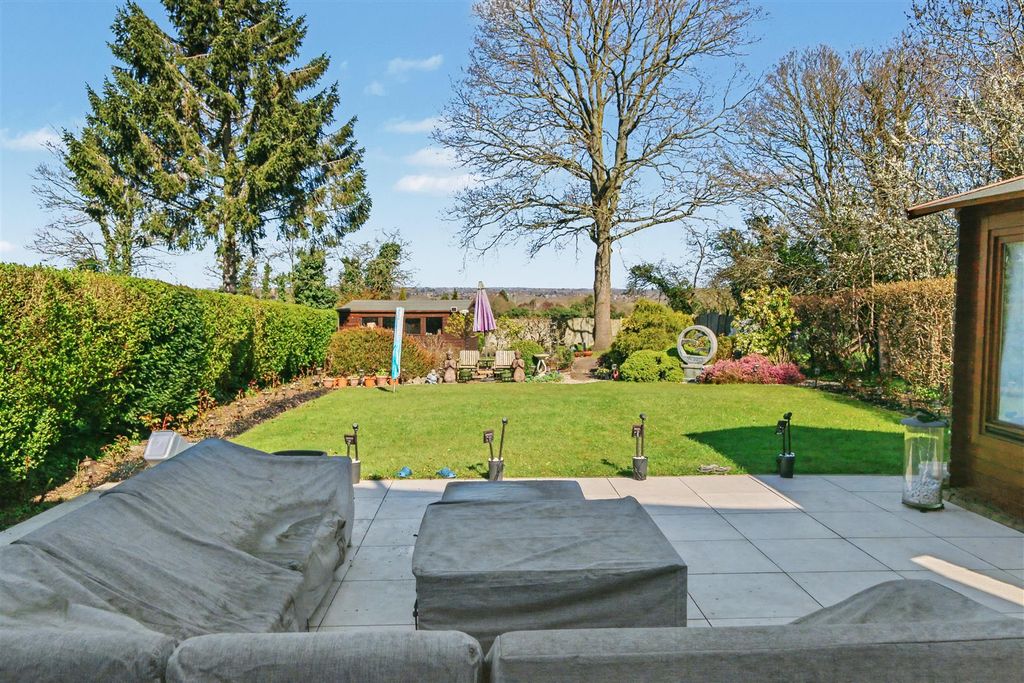 Property photo 3 of 17 Rear Garden.Jpg