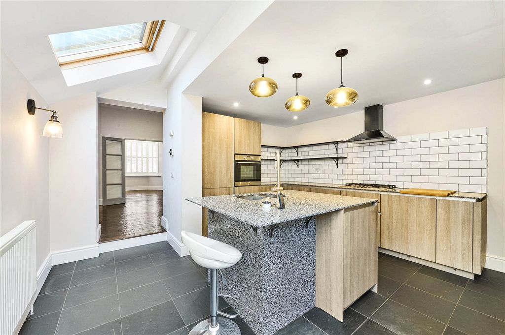 Property photo 1 of 17 Picture No. 10