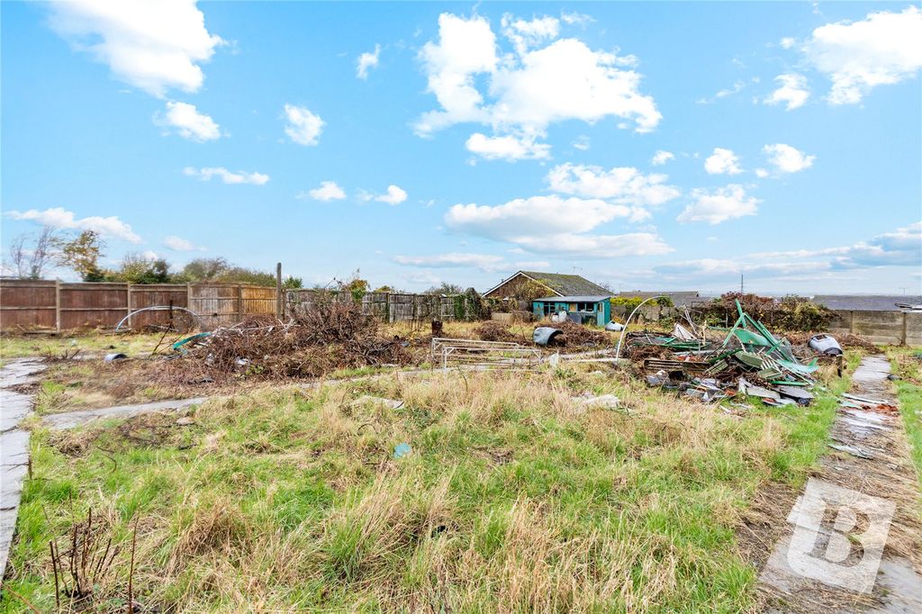 Property photo 3 of 16 Picture No. 02