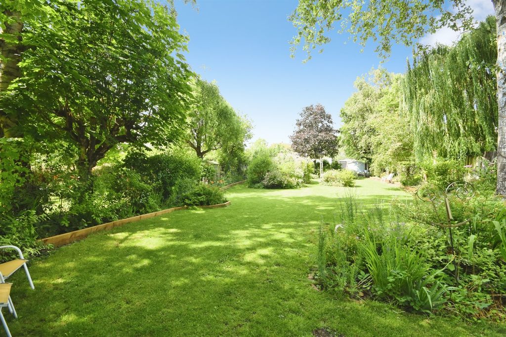 Property photo 3 of 20
