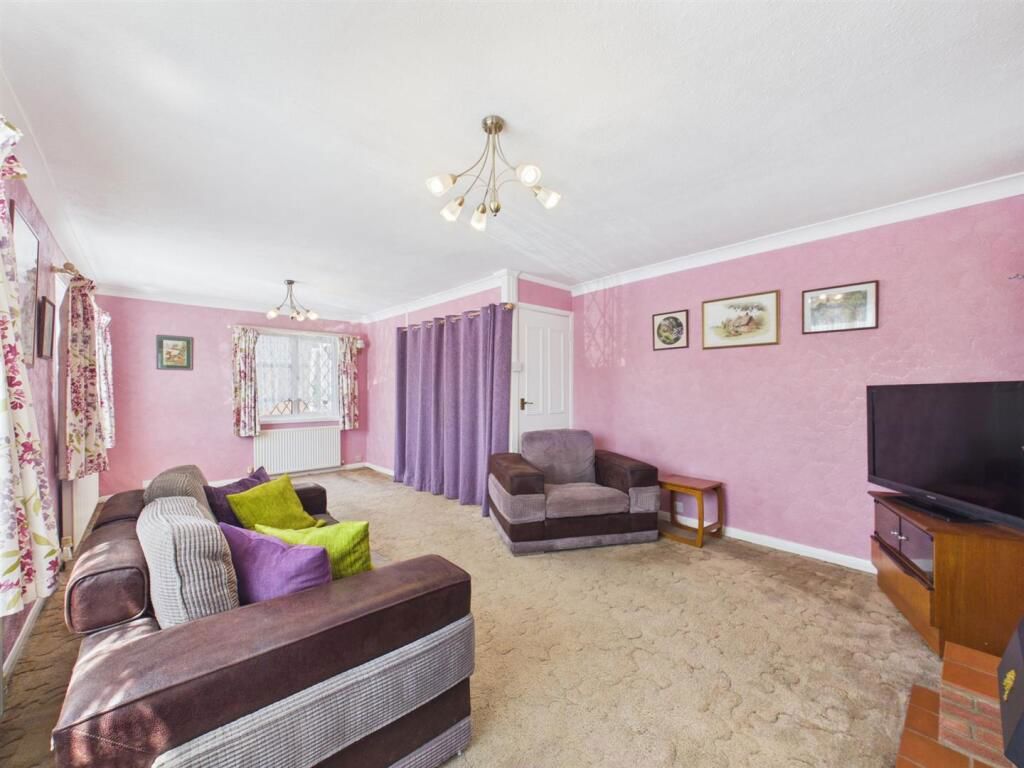 Property photo 3 of 16