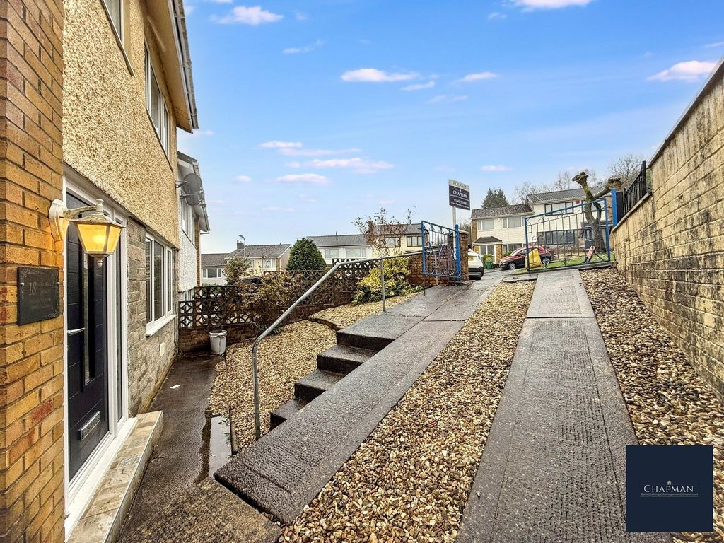 Property photo 3 of 26