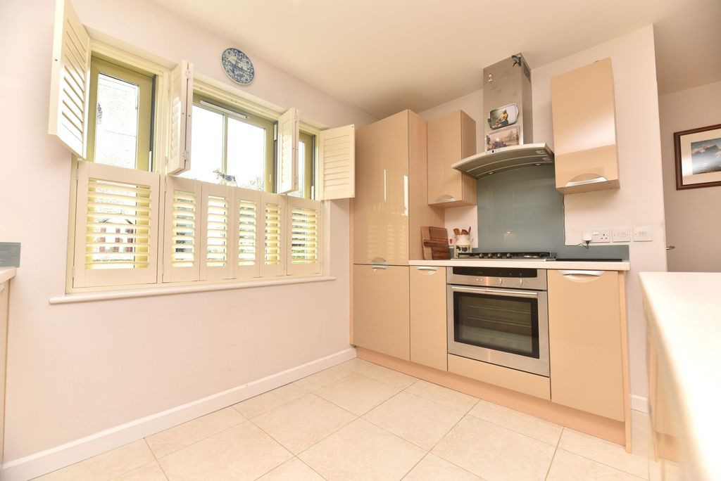 Property photo 3 of 21
