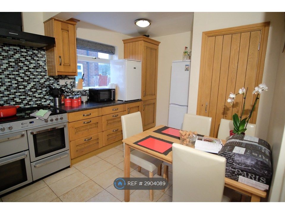 Property photo 3 of 10 Kitchen Diner