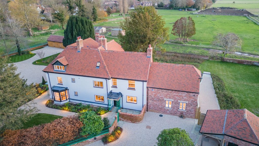 Property photo 1 of 15 Bishops Farmhouse